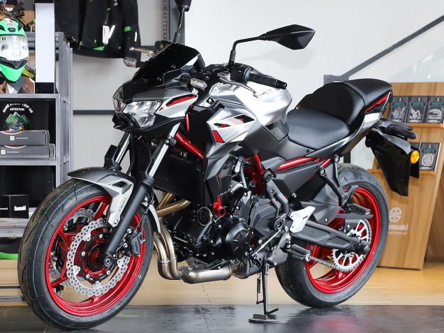 Compra Carenados Moto Kawasaki Ninja Z650 2020-2023 - Negro Plata Rojo