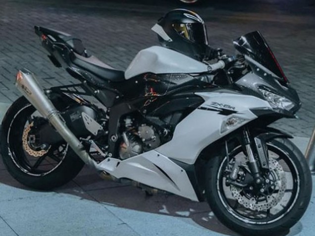 Compra Carenados Moto Kawasaki ZX6R 2019-2022 - Blanco Negro FibraCarbono