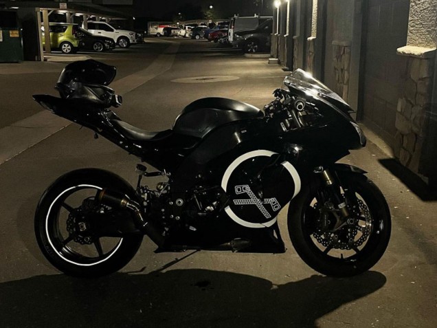 Compra Carenados Moto Kawasaki ZX10R 2006-2007 - Negro Brillante Blanco Círculo